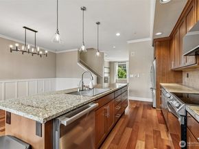 1078 NE High Street 10, Issaquah WA 98029