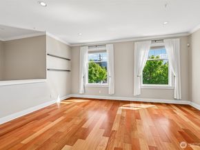 1078 NE High Street 10, Issaquah WA 98029