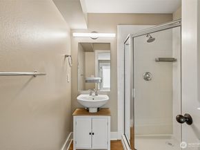 1078 NE High Street 10, Issaquah WA 98029