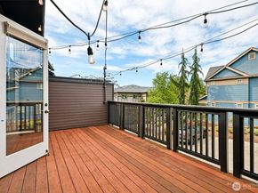 1078 NE High Street 10, Issaquah WA 98029