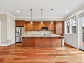 1078 NE High Street 10, Issaquah WA 98029