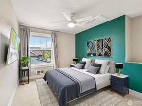 1078 NE High Street 10, Issaquah WA 98029
