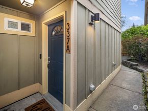 337 N 105th Street A, Seattle WA 98133