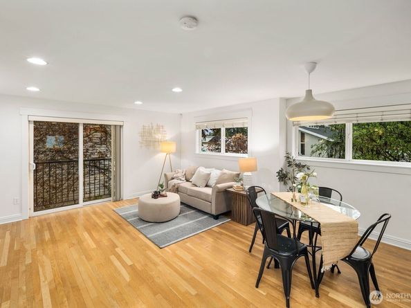 337 N 105th Street A, Seattle WA 98133