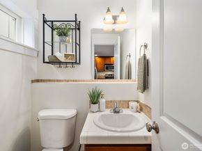 337 N 105th Street A, Seattle WA 98133