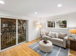 337 N 105th Street A, Seattle WA 98133