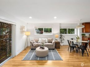 337 N 105th Street A, Seattle WA 98133