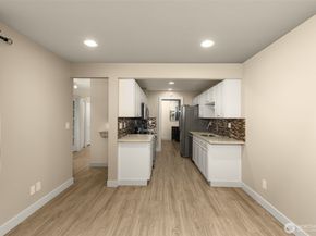 14226 NE 2nd Place 65, Bellevue WA 98007