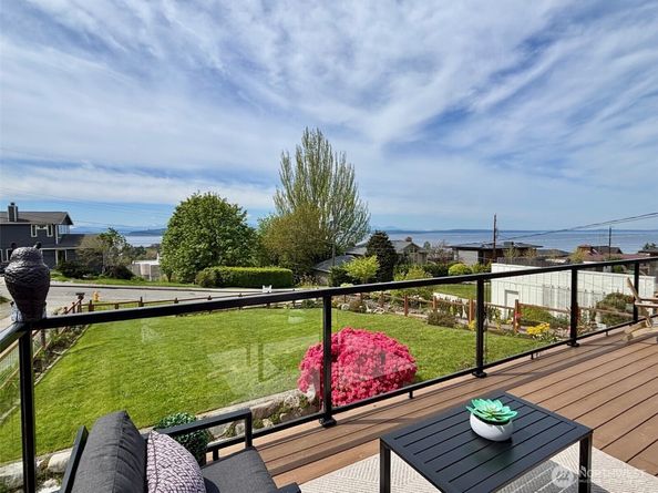 3228 57th Avenue SW, Seattle WA 98116