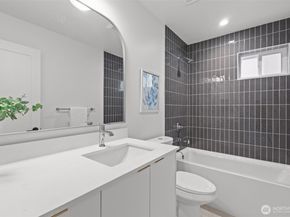 2220 A NW 62nd Street, Seattle WA 98107