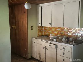 1307 N Lake Stickney Drive, Lynnwood WA 98087