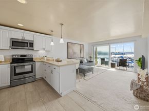 65 Kirkland Avenue 202, Kirkland WA 98033