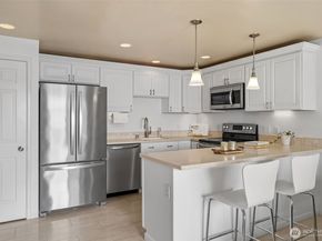 65 Kirkland Avenue 202, Kirkland WA 98033