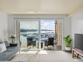 65 Kirkland Avenue 202, Kirkland WA 98033