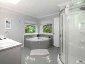 12117 Clearview Drive, Edmonds WA 98026