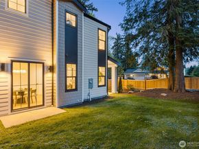 11608 NE 92nd Street, Kirkland WA 98033