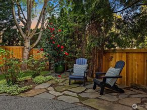 1032 272nd Place SE, Sammamish WA 98075