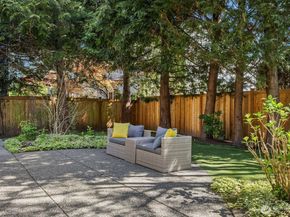 1032 272nd Place SE, Sammamish WA 98075