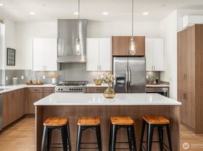 170 107th Court SE, Bellevue WA 98004