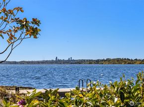 1811 1/2 10th Street W, Kirkland WA 98033