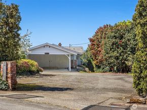 1811 1/2 10th Street W, Kirkland WA 98033