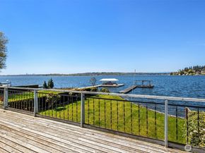 1811 1/2 10th Street W, Kirkland WA 98033