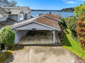 1811 1/2 10th Street W, Kirkland WA 98033