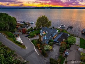 1811 1/2 10th Street W, Kirkland WA 98033