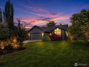 345 White River Drive, Pacific WA 98047