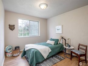 345 White River Drive, Pacific WA 98047