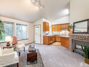 345 White River Drive, Pacific WA 98047