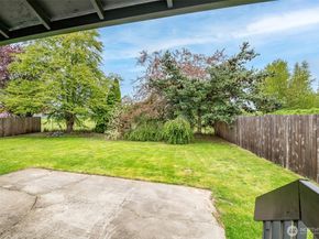 345 White River Drive, Pacific WA 98047
