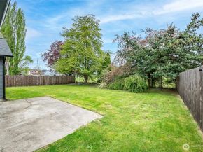 345 White River Drive, Pacific WA 98047