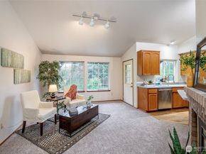 345 White River Drive, Pacific WA 98047