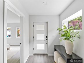 6025 47th Avenue S A, Seattle WA 98118