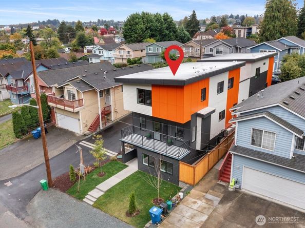 6025 47th Avenue S A, Seattle WA 98118