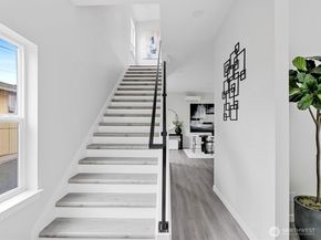 6025 47th Avenue S A, Seattle WA 98118