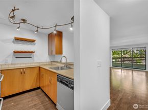 3401 Wallingford Avenue N 210, Seattle WA 98103