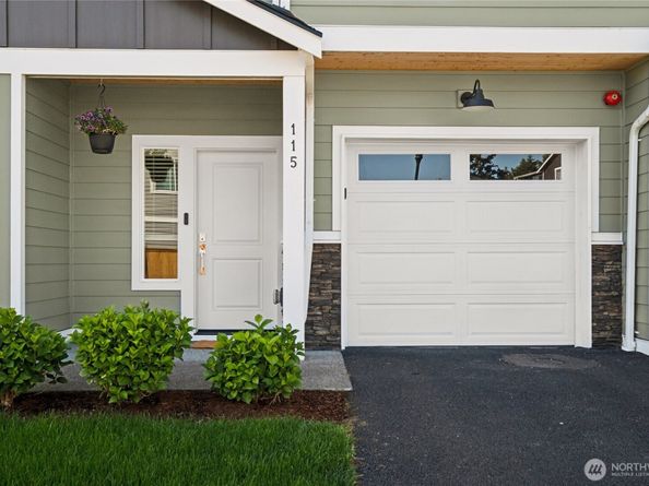 115 SW 181st Place, Normandy Park WA 98166