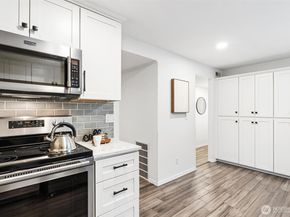 12009 100th Avenue NE 2, Kirkland WA 98034