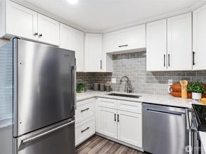 12009 100th Avenue NE 2, Kirkland WA 98034