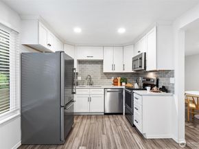 12009 100th Avenue NE 2, Kirkland WA 98034