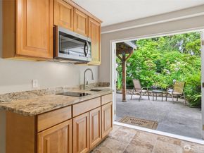 826 Maplewood Avenue, Kent WA 98030