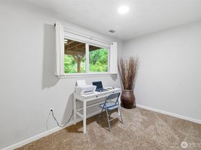 826 Maplewood Avenue, Kent WA 98030