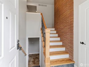 826 Maplewood Avenue, Kent WA 98030