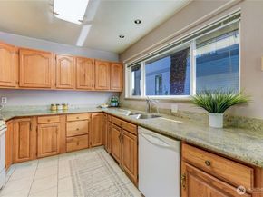 610 27th Avenue E, Seattle WA 98112