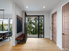 9818 SE 42nd Place, Mercer Island WA 98040
