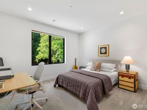9818 SE 42nd Place, Mercer Island WA 98040