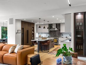9818 SE 42nd Place, Mercer Island WA 98040