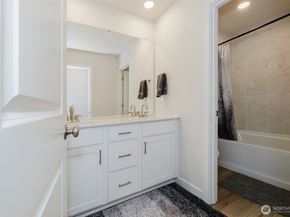 2092 NE Norseman Way, Poulsbo WA 98370